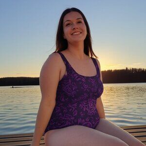 Lands End Long Scoop Neck Soft Cup Tugless Sporty One Piece Swimsuit